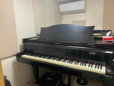 本羽田・萩中ピアノ教室の教室風景です。